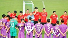 HLV Park Hang-seo luôn nghiêm khắc khi bước vào bài tập chính thức. Ảnh: TTXVN.