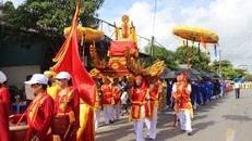Lễ rước trong Hội đình Trà Cổ, Quảng Ninh. Ảnh: VOVTV.