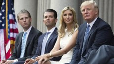  Cựu Tổng thống Donald Trump và 3 người con.