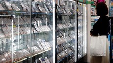 Người Nhật Bản đổ xô đi mua iPhone cũ