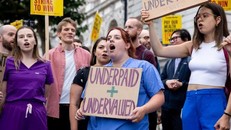 Anh: Công đoàn ngành y tế đàm phán chấm dứt biểu tình