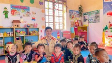 Các em học sinh vùng cao được học trong ngôi trường mới khang trang.