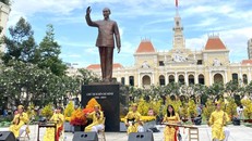 Việc biểu diễn đờn ca tài tử tại khu vực trung tâm TP Hồ Chí Minh sẽ giúp thu hút du khách và bảo tồn môn nghệ thuật này.