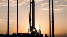 Tên lửa Terran 1 trên bệ phóng tại Cape Canaveral, Florida, Mỹ, ngày 10/3/2023. Ảnh: AFP/TTXVN