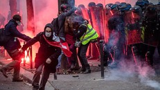 Tổng thống Pháp nói trò chơi điện tử là yếu tố gây bạo loạn