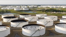 Cơ sở dự trữ dầu thô của Mỹ tại Cushing, bang Oklahoma. Ảnh: AFP