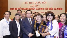 Chủ tịch Quốc hội Vương Đình Huệ gặp mặt doanh nghiệp gia đình tiêu biểu