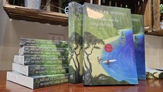 Ra mắt sách 'Con cháu của họ cũng thế thôi' 