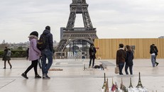 Pháp: Tháp Eiffel đóng cửa do nhân viên đình công