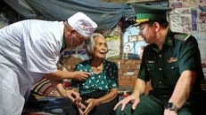 Xuân Biên phòng: Ấm lòng người dân biên giới