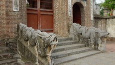 Độc đáo Bảo vật Quốc gia rồng đá "tự vuốt râu" tại Di tích Cổ Loa