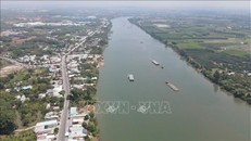 Một góc thành phố Tân Uyên, Bình Dương nằm bên sông Đồng Nai. Ảnh minh họa: Huyền Trang/TTXVN