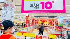 Nhiều chương trình khuyến mại sau Tết.