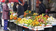 Thị trường rằm tháng Giêng: Nguồn cung dồi dào, giá cả ổn định