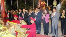 Lễ Tấu sớ trước ban Công đồng tại Lễ hội phát lương Đức Thánh Trần đền Trần Thương Xuân Giáp Thìn năm 2024. Ảnh: Nguyễn Chinh/TTXVN