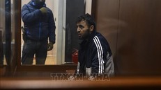 Một trong 4 nghi phạm liên quan đến vụ tấn công nhà hát Crocus City Hall tại phiên xét xử của Tòa án quận Basmanny ở Moskva (Nga) ngày 24/3. Ảnh: AA/TTXVN