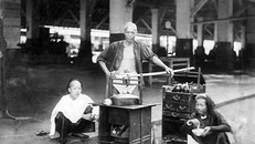 Phở - Một giai thoại về thị dân và phường phố