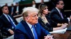 Thách thức từ mạng xã hội đối với vụ xét xử hình sự ông Trump