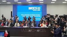 Thứ trưởng Ngoại giao Nguyễn Minh Hằng dẫn đầu Đoàn Việt Nam tham dự phiên Đối thoại BRICS với các nước đang phát triển, tại thành phố Nizhny Novgorod, Nga. Ảnh: TTXVN