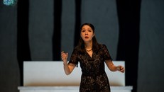 Diễn viên Mai Huê: "Tôi không đành lòng để nhân vật lãng quên chính mình"