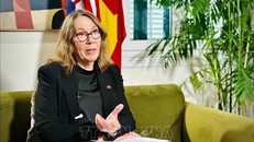 Chủ tịch Thượng viện Australia Sue Lines chia sẻ về Tổng Bí thư Nguyễn Phú Trọng. Ảnh: Việt Đức