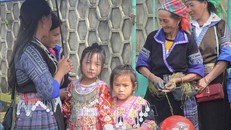 Đồng bào vùng cao vui đón Tết Độc lập