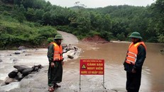 Một số tuyến đường khu vực biên giới tại Quảng Bình bị chia cắt cục bộ do lũ