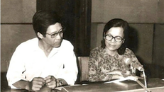 NSND Tuyết Mai cùng đồng nghiệp tại phòng thu. Ảnh tư liệu VOV