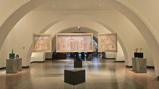 Không gian triển lãm của nghệ sĩ Vũ Hiệp tại Bảo tàng Văn học Việt Nam. Ảnh: Nguyệt Linh