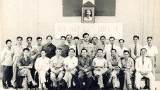 Những cánh chim đầu đàn của nền kiến trúc hiện đại Việt Nam, phần lớn trưởng thành từ Trường Mỹ thuật Đông Dương. Ảnh chụp tại Hội nghị Kiến trúc sư Việt Nam lần thứ II, ngày 26–27/4/1975.