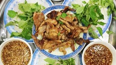 Những quán ăn hơn 25 năm tuổi ở Hà Nội luôn đông khách