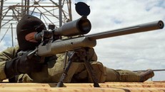 Đặc nhiệm Anh bắn từ khoảng cách 1.500 m. Ảnh minh họa: Express