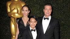 Vợ chồng Angelina - Brad và con trai cả Maddox.
