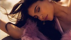 Nhan sắc tuyệt mỹ của Kylie Jenner - cô gái 20 tuổi soán ngôi tỷ phú của Mark Zuckerberg