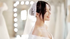 Nhã Phương khiến người hâm mộ 'đứng ngồi không yên' vì quá xinh đẹp trong buổi thử váy cưới