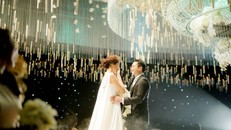 Nhìn lại những khoảnh khắc tình tứ của vợ chồng Lan Khuê trong lễ cưới