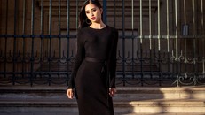 Hoa hậu Tiểu Vy xinh đẹp trên đường phố Paris