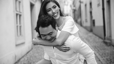 Lan Khuê úp mở chuyện có bầu trên trang cá nhân