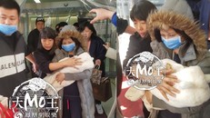 Triệu Lệ Dĩnh xuất viện sau 3 ngày sinh con trai đầu lòng