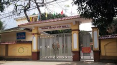 Nam sinh lớp 5 mang dao tới trường đâm bạn