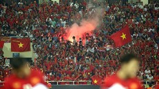 VFF nhận án phạt gần 1 tỷ đồng vì pháo sáng trên sân Mỹ Đình