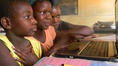 UNESCO và Microsoft triển khai dự án thu hẹp khoảng cách giới tính trong công nghệ