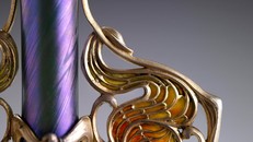 Giá trị của một chiếc đèn Tiffany 'xê dịch' theo từng... lớp gỉ 