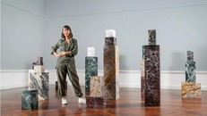 Adelaide Biennial được tổ chức hai năm một lần, dành riêng cho việc triển lãm các nghệ thuật đương đại của Úc. 