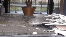 Hình ảnh trước và sau cơn bão tại một khách sạn ven biển Đà Nẵng 