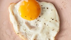 Mọi tranh cãi và những điều cần biết về trứng 