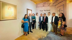 Ông Trần Văn Mạnh, TBT Tạp chí Ngày Nay (thứ tư từ phải sang) tại Lễ công bố dự án "Sự sống". Ảnh: BTC