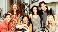 "Friends" trở thành một phần DNA của truyền hình, và, nhờ Netflix, đã chiếm trọn trái tim của các thế hệ cả già cả trẻ, những thế hệ có quan điểm về sự hài hước, cảm xúc và thời trang rất đỗi khác nhau.
