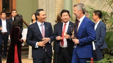 ĐS Lương Thanh Nghị trò chuyện cùng Thái tử kế vị Frederick (đương kim nhà Vua Đan Mạch) tại tiệc chiêu đãi kỷ niệm Quốc khánh Việt Nam (5/9/2023)