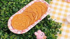 Kẹo đường Dalgona với nhiều kiểu dáng khác nhau. (Ảnh: Line Friends)